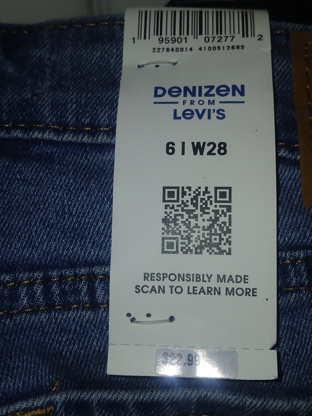 Levi's Women's Blue Distressed High-Rise Denim Cutoff Shorts - Picture 3 of 3